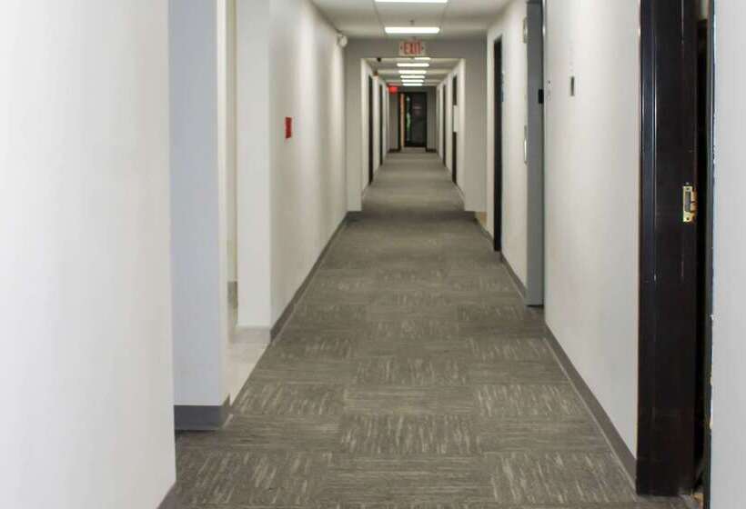 فندق Clarion Pointe Bettendorf Quad Cities