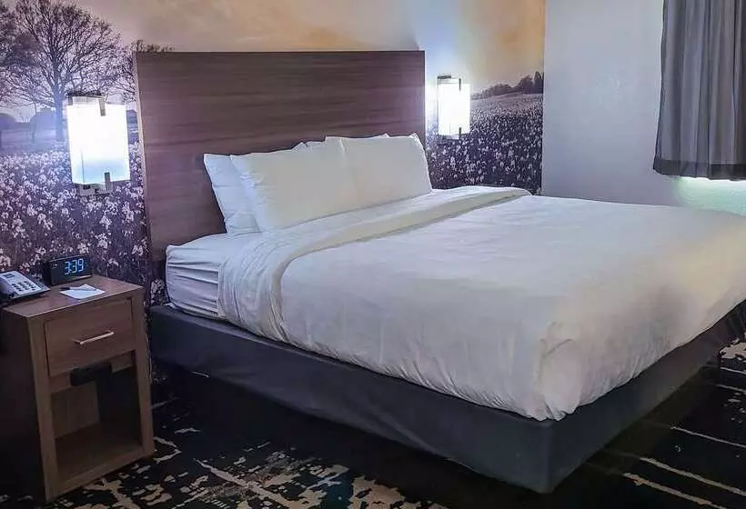 ホテル Clarion Pointe Bettendorf  Quad Cities