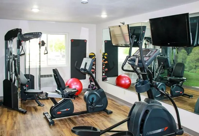 ホテル Clarion Pointe Bettendorf  Quad Cities