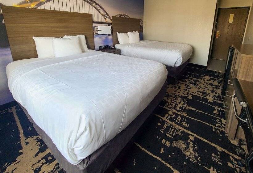 فندق Clarion Pointe Bettendorf Quad Cities