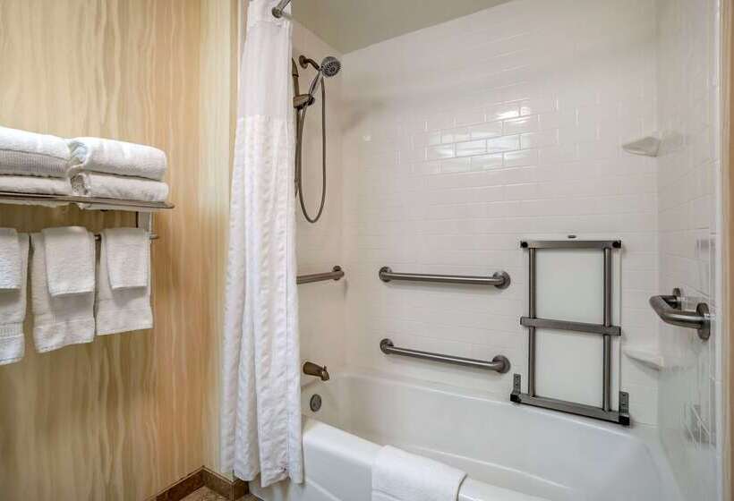 Otel Comfort Inn & Suites Newark  Wilmington