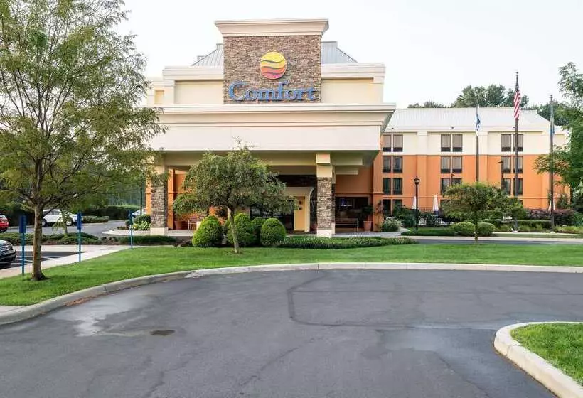 فندق Comfort Inn & Suites Newark Wilmington