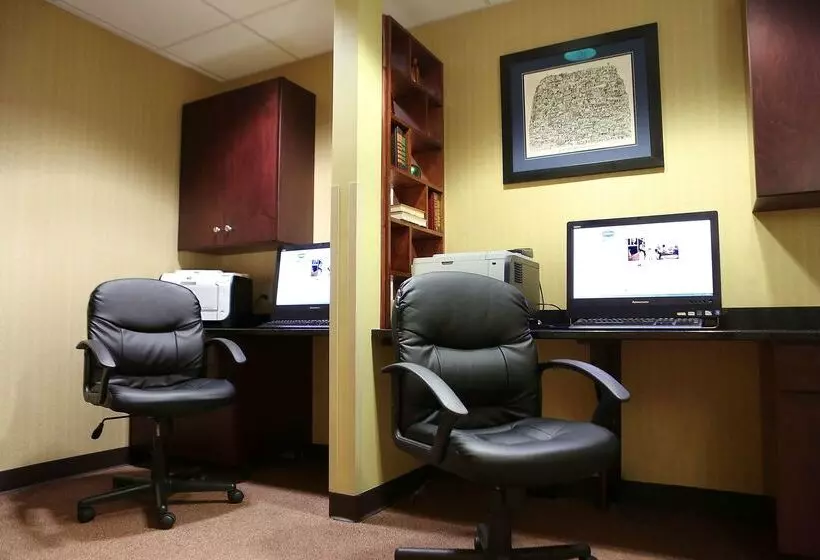 هتل Hampton Inn Eau Claire