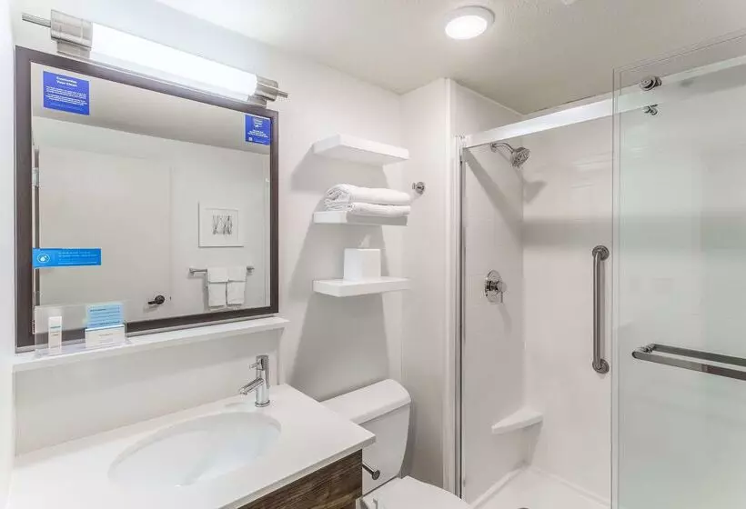 هتل Hampton Inn Eau Claire