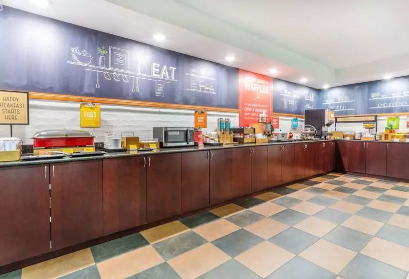 هتل Hampton Inn Eau Claire