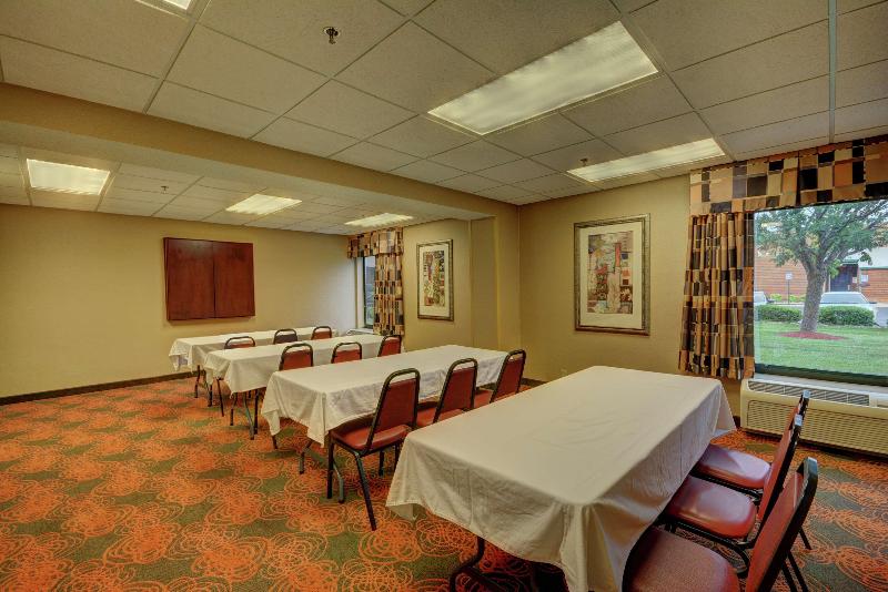 בית מלון כפרי Hampton Inn By Hilton Indianapolis South