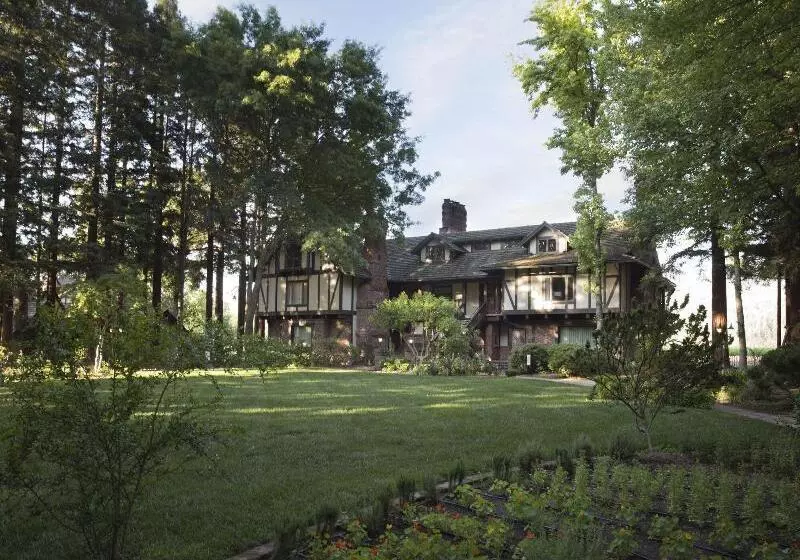 Отель Harvest Inn