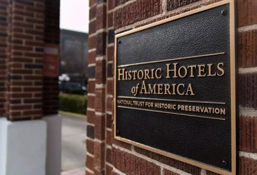 هتل Hassayampa Inn