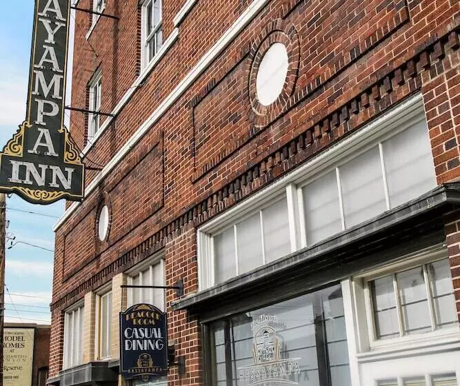 هتل Hassayampa Inn