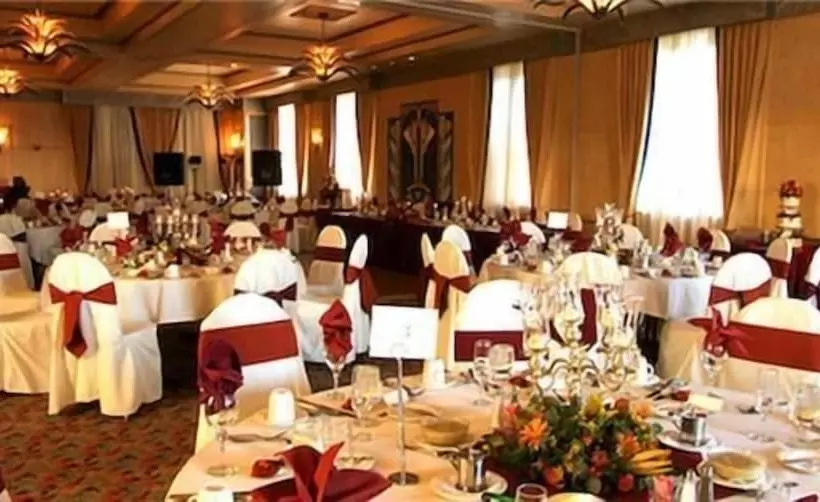 هتل Hassayampa Inn