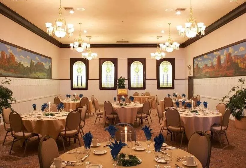 هتل Hassayampa Inn