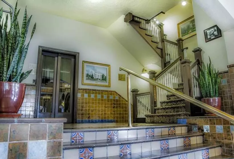 هتل Hassayampa Inn