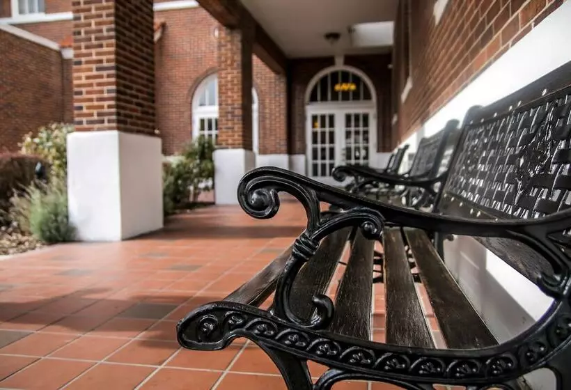 هتل Hassayampa Inn