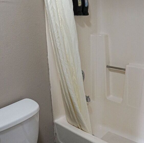 בית מלון כפרי Hawthorne Plaza Inn Near Lax