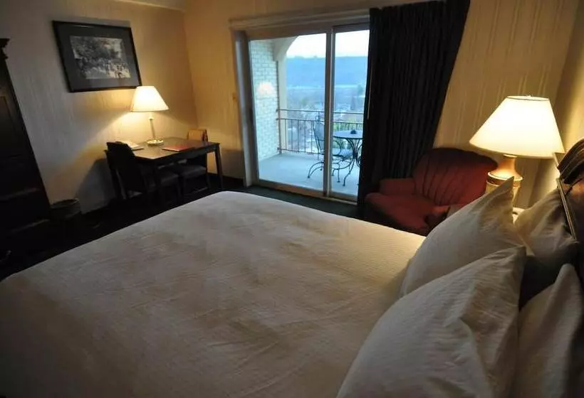 בית מלון כפרי Hillside Inn