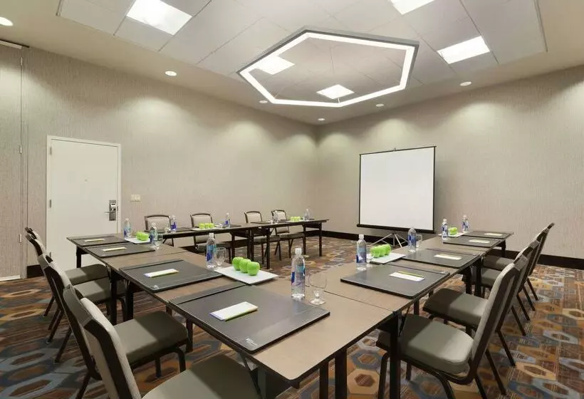 בית מלון כפרי Hilton Garden Inn Cupertino