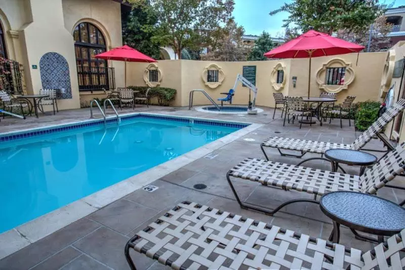 בית מלון כפרי Hilton Garden Inn Cupertino