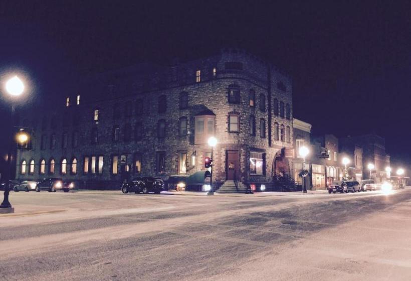 فندق Historic Calumet Inn