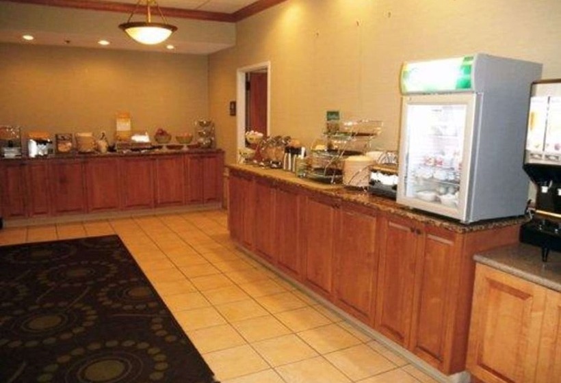 בית מלון כפרי Quality Inn Florissant St Louis