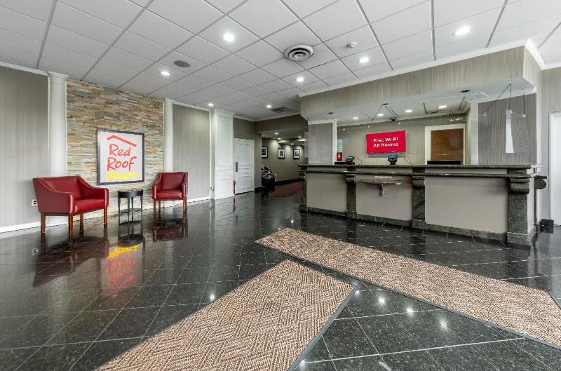 هتل Red Roof Inn Plus Newark Liberty Airport Carteret