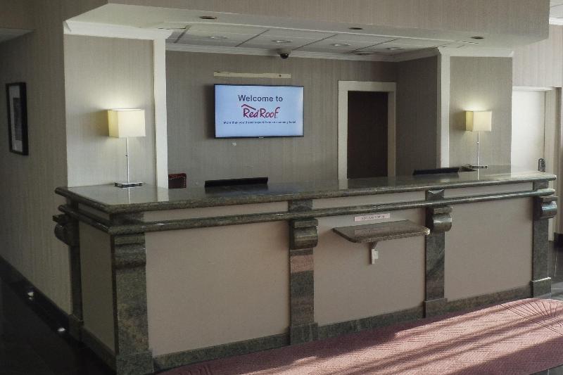 هتل Red Roof Inn Plus Newark Liberty Airport Carteret