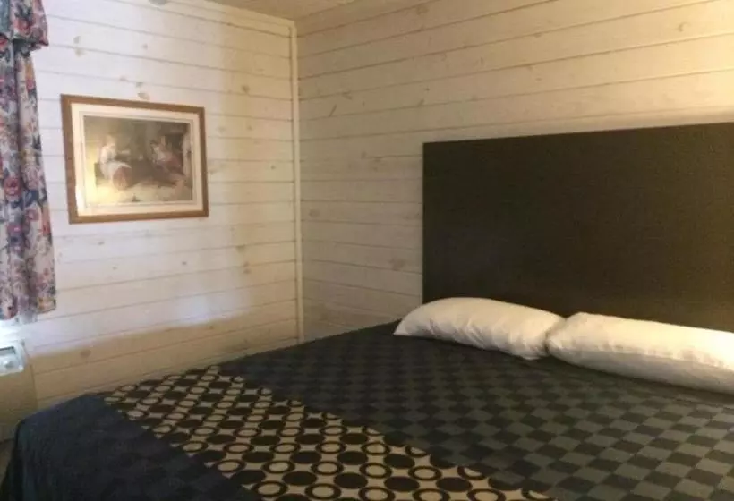 Отель Travelodge Inn & Suites By Wyndham San Antonio Airport