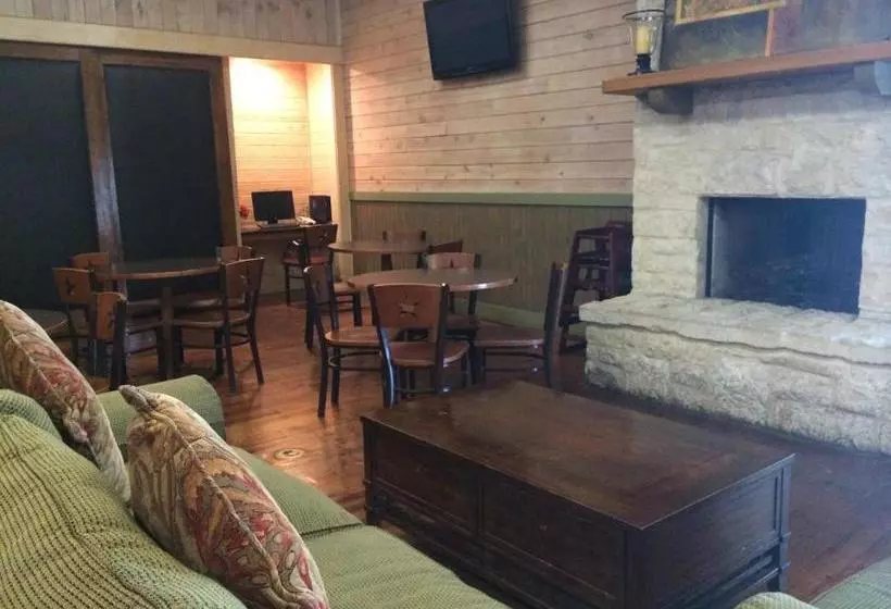 Отель Travelodge Inn & Suites By Wyndham San Antonio Airport