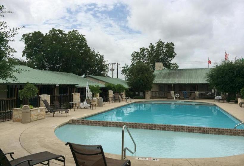 ホテル Travelodge Inn & Suites By Wyndham San Antonio Airport