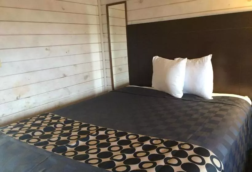 Отель Travelodge Inn & Suites By Wyndham San Antonio Airport