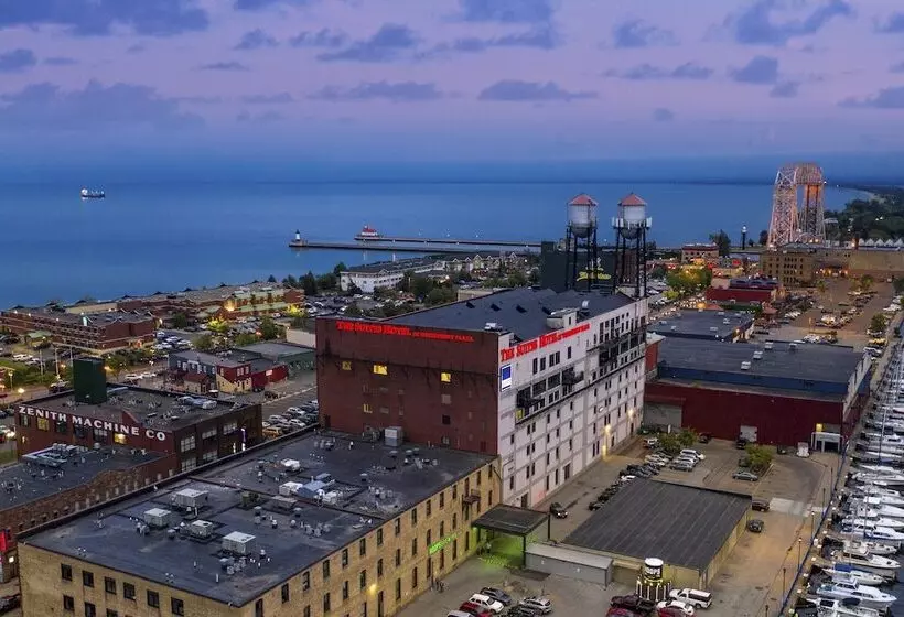 The Suites Hotel At Waterfront Plaza