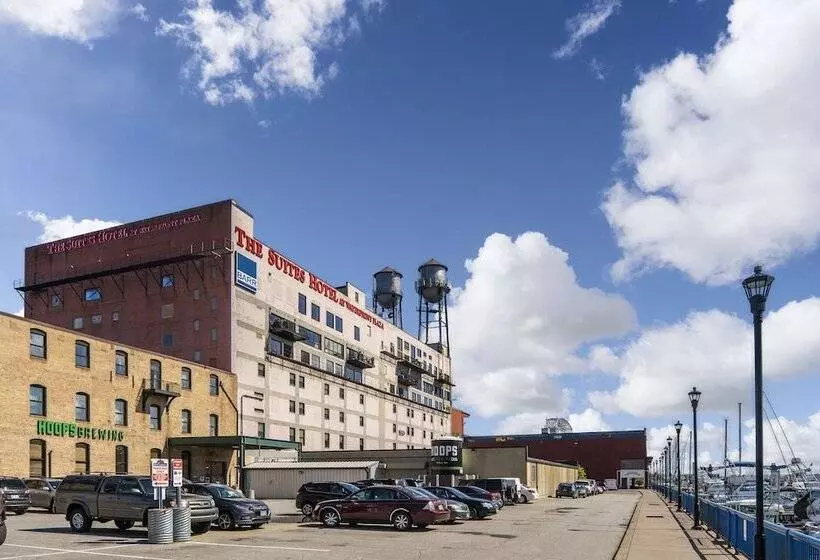 The Suites Hotel At Waterfront Plaza