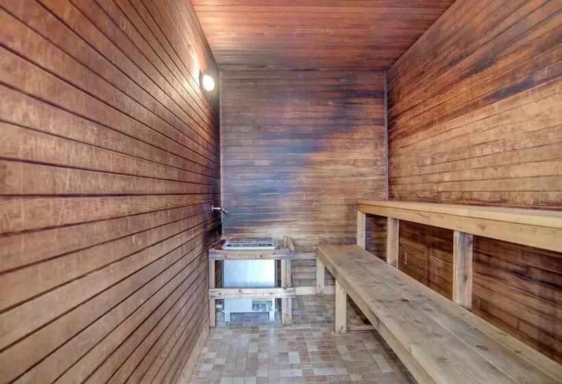 The Suites Hotel At Waterfront Plaza