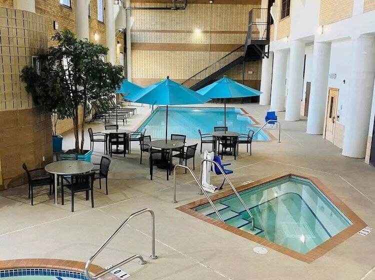 The Suites Hotel At Waterfront Plaza