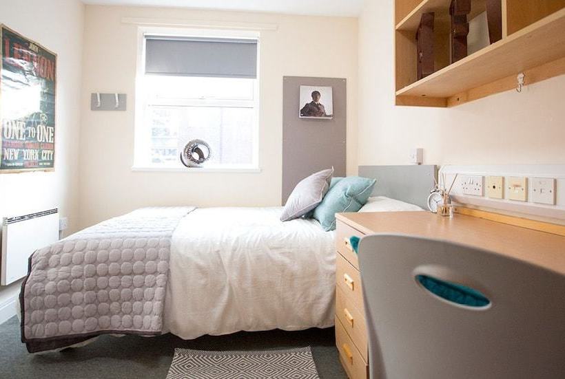 فندق صغير Agnes Jones House  Campus Residence