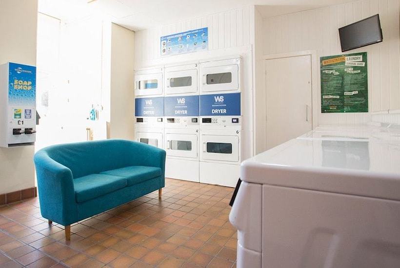 فندق صغير Agnes Jones House  Campus Residence