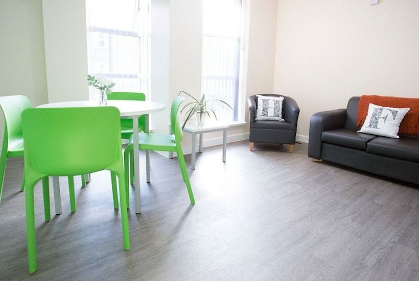 فندق صغير Agnes Jones House  Campus Residence