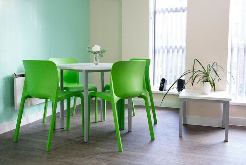 فندق صغير Agnes Jones House  Campus Residence