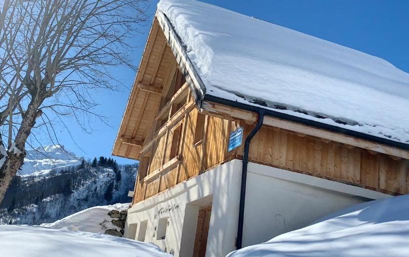 Chalet Accueillant Avec Vue Sur La Montagne 180 M² Valmorel