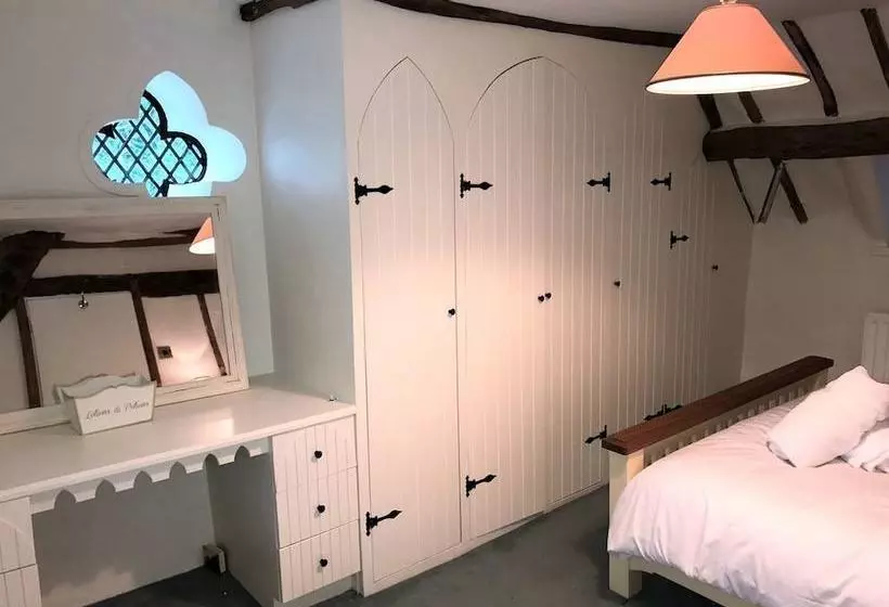 Family Friendly Cosy, Comfortable Historic Cottage