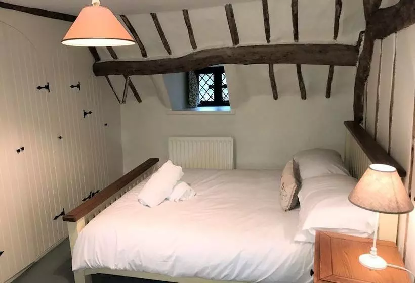 Family Friendly Cosy, Comfortable Historic Cottage
