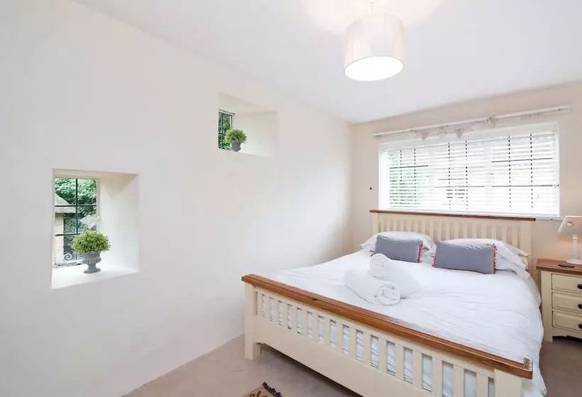 Family Friendly Cosy, Comfortable Historic Cottage