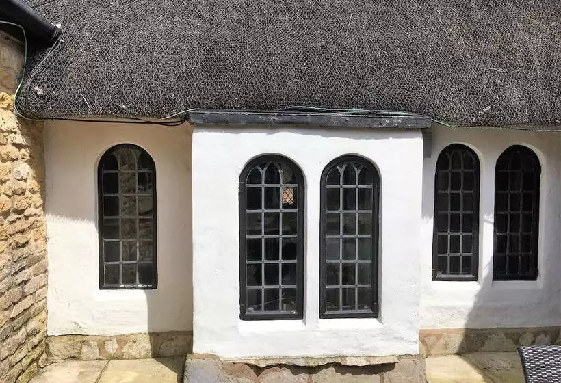 Family Friendly Cosy, Comfortable Historic Cottage