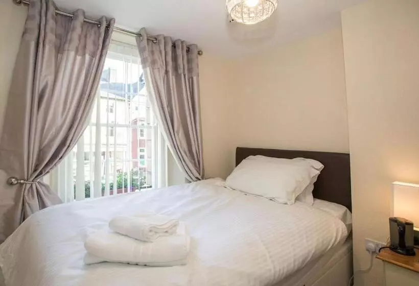 Hotelli The Royal Oak Pub