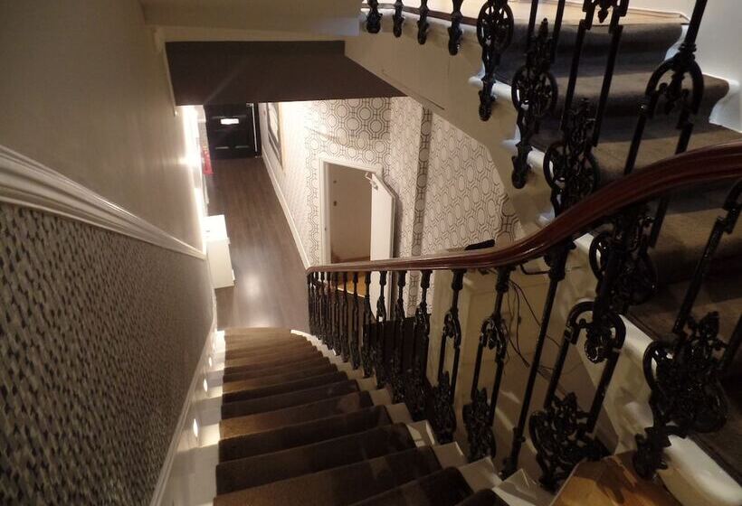 1 Bedroom Clarincarde Apartment