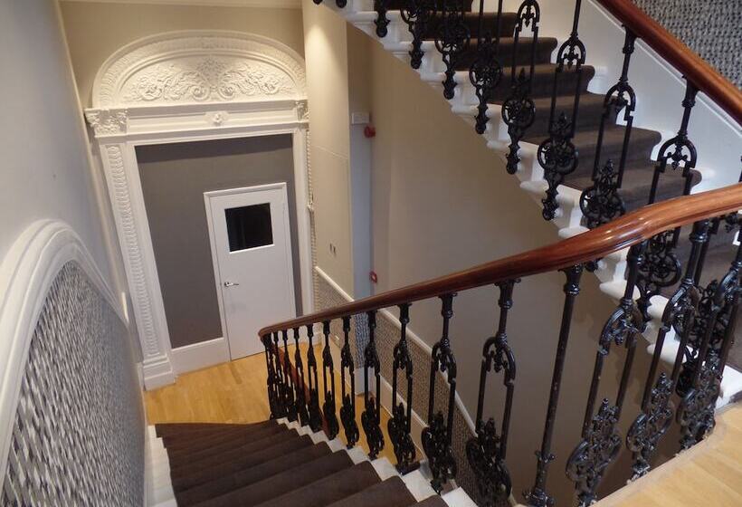 1 Bedroom Clarincarde Apartment