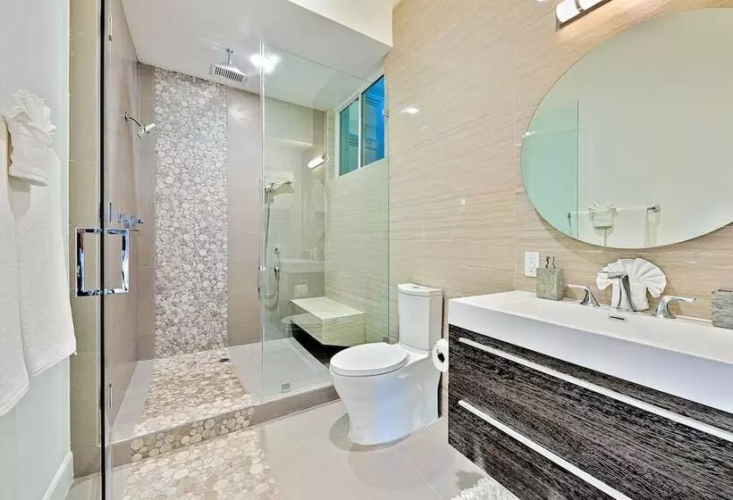 Beverly Hills Luxury Modern Palace