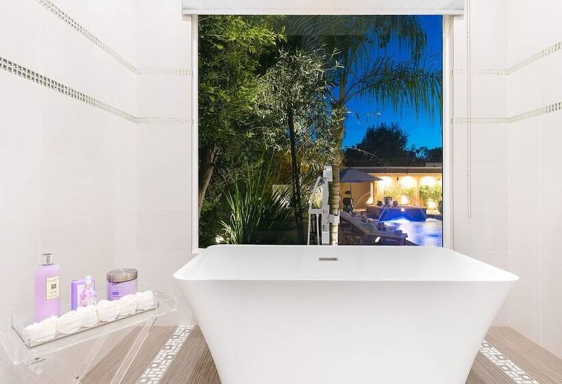 Beverly Hills Luxury Modern Palace