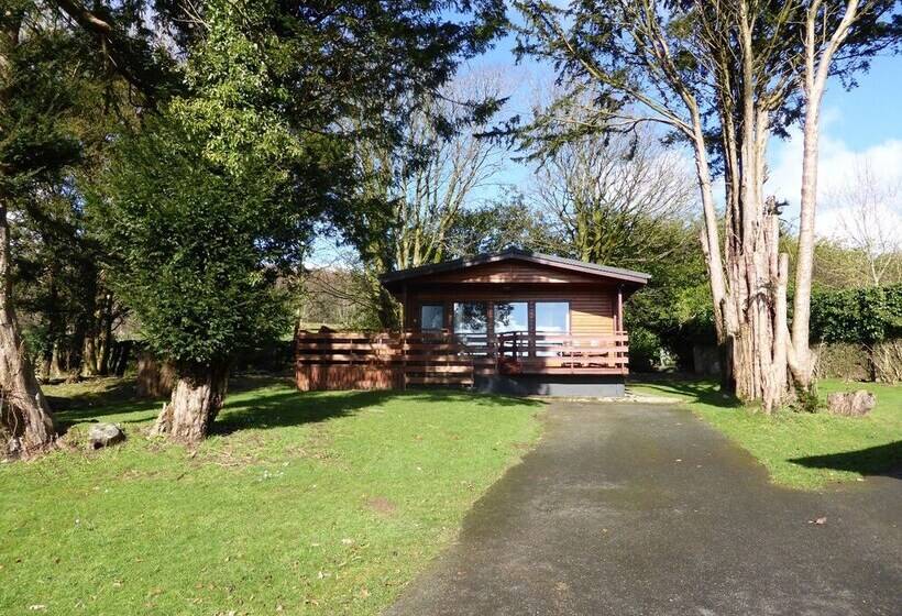 Birch Lodge 13 With Hot Tub