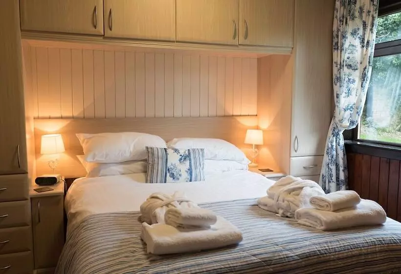 Birch Lodge 13 With Hot Tub