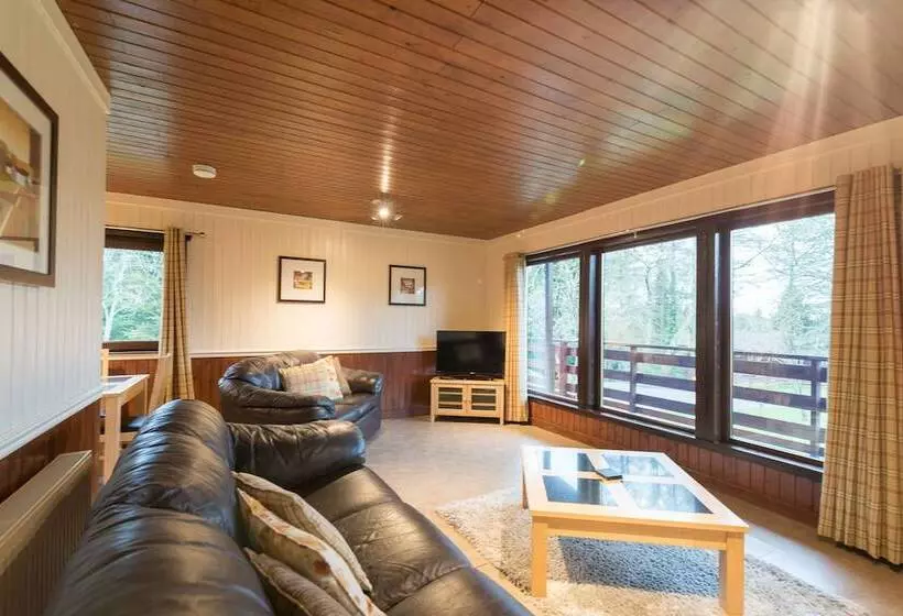 Birch Lodge 13 With Hot Tub